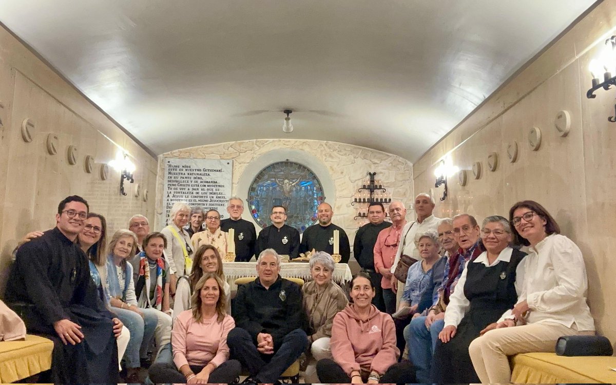 Pasio_Santander's tweet photo. 👥️ Estamos participando en el encuentro de la #FamiliaPasionista en la comunidad Cristo de la Luz,  Mártires de #Daimiel

🙌🏼 Misión Pasionista y Sinodalidad

#Pasionistas #Santander #Cantabria #PasionistasSCOR https://t.co/aBVIgqYPlS