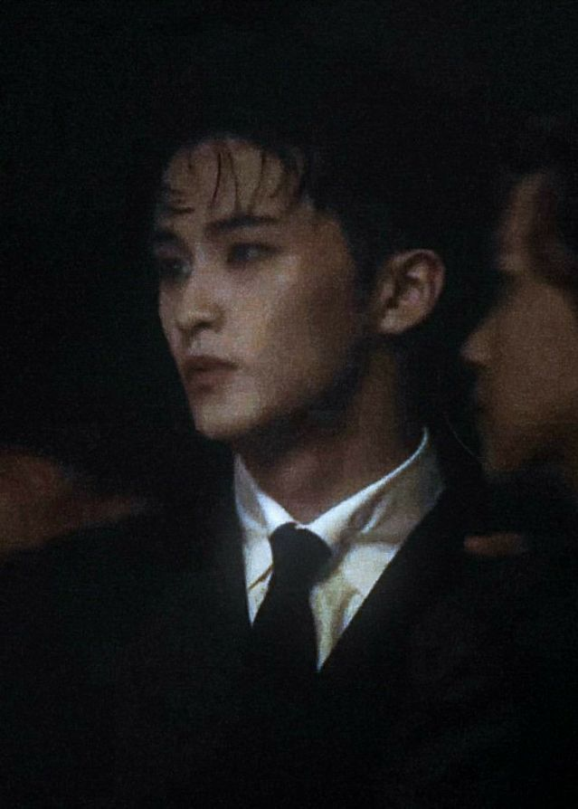 R3MAISSANCE's tweet image. imagine serving face in a stone age quality picture