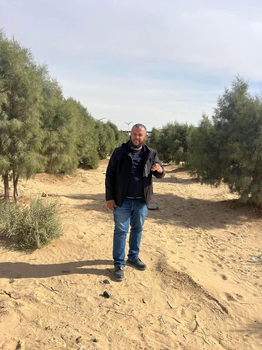 بعد النجاح الباهر لحملة #مليون_شجرة في #الجزائر و سنوات من النضال و التأثير الإيجابي ... السيد رئيس الجمهورية <a href="/TebbouneAmadjid/">عبدالمجيد تبون - Abdelmadjid Tebboune</a> المحترم أطلب من جنابكم الموقر منح #وسام_الإستحقاق_الوطني لصحاب مبادرة #الجزائر_الخضراء #فؤاد_معلى لما قدمه لوطننا الغالي .

<a href="/AlgPresidency/">Algerian Presidency رئاسة الجمهورية الجزائرية</a> .