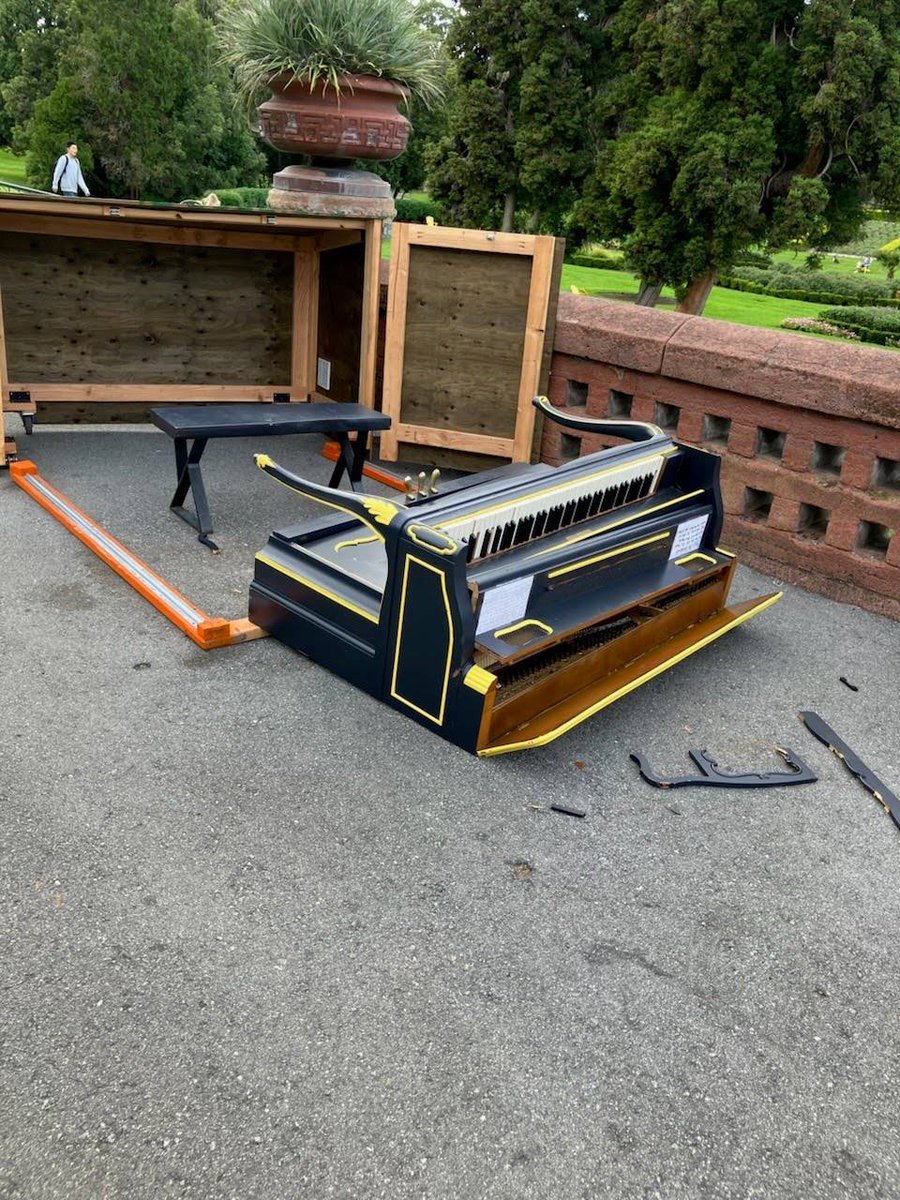We cant have nice things in sf... the work and endless hours that went in to procure and paint this piano and make a garage box to protect it from the rain. Yesterday at around 4.45pm police arrested a homeless guy nearby - I suspect he was the perpetrator. Is he the same person