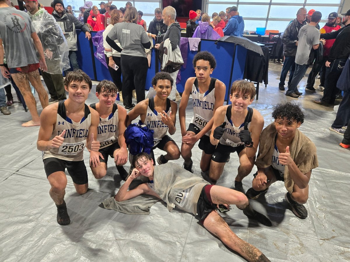 Both cross country teams are going to state! The girls placed second at regionals, bringing home a trophy! The boys fought hard and earned third place as a team qualifying them for state! 💙

“What a great day to be a Viking!” -Coach Helmer