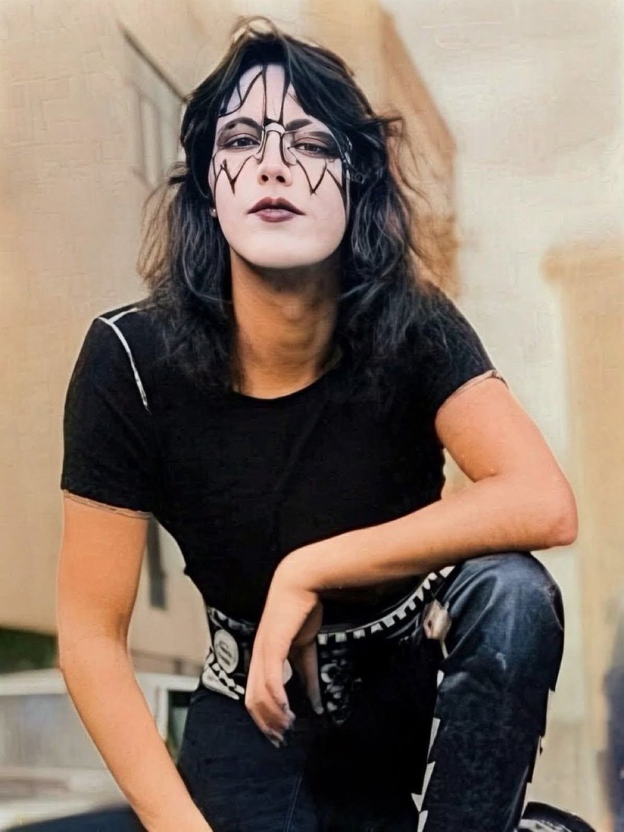 sageofstones's tweet image. It’s been over a week and my feed is still mostly Ace Frehley. 
The man was just universally adored.
💙🩶💙
#AceFrehley #SpaceAce #RestInPeaceAce