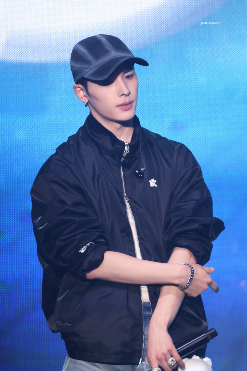 JustForShareinK's tweet photo. 251025 Special Concert

🐻‍❄️🩵오늘 끝<!!!낼 기대할게~!!!!

#HARU  #하루 #ハル　
#NEXZ #넥스지 #ネクスジ https://t.co/J56Un67kcd