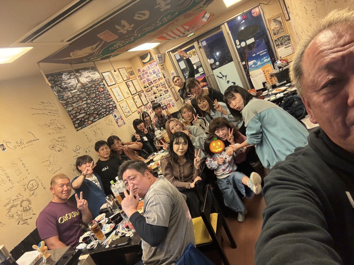 Ringo_haha's tweet photo. 本部のオフ会だよ🎶 https://t.co/7DHL9VbtDX