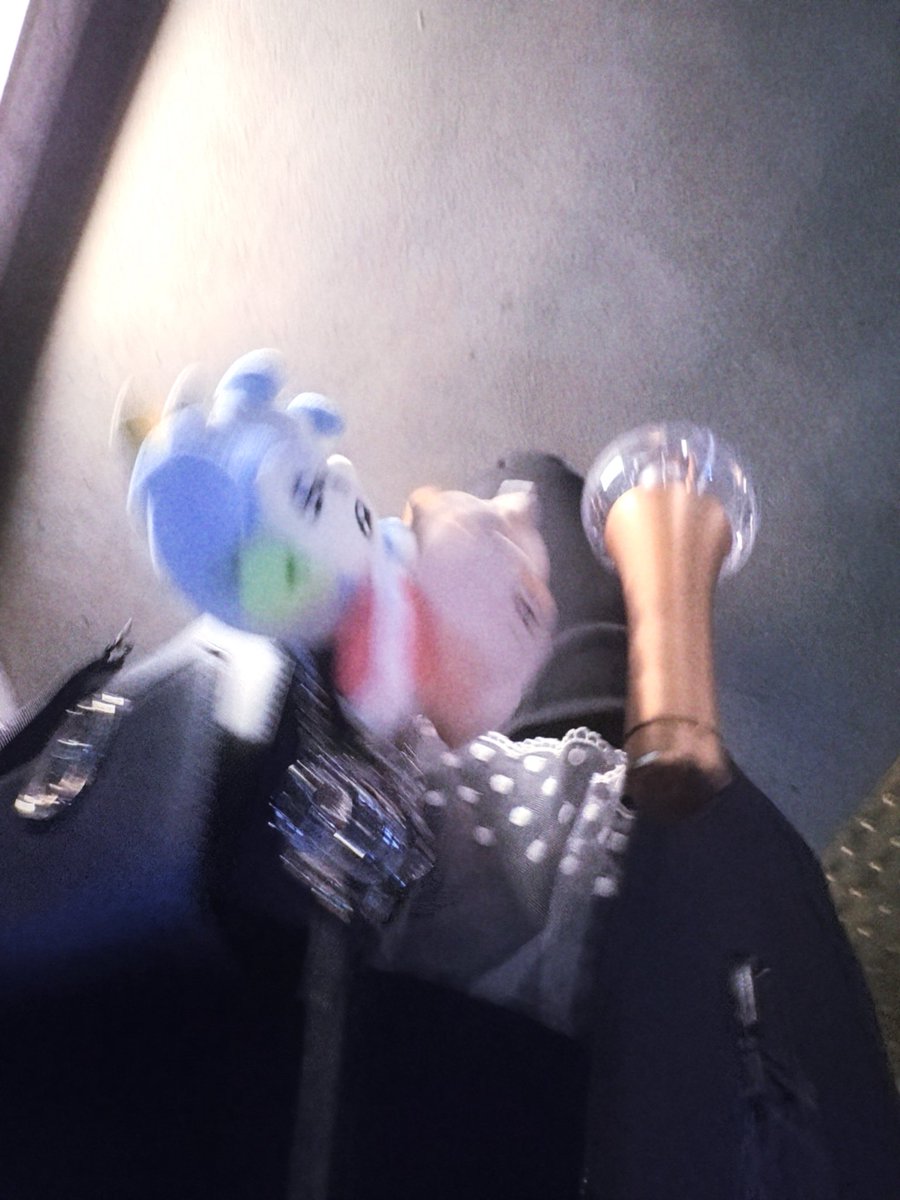 나비 (@navivan__oo) on Twitter photo #atiny 💙🐶🍀 #atiny 💙🐶🍀