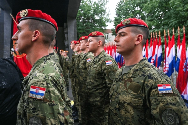 🇭🇷 CROATIA BRINGS BACK MANDATORY MILITARY SERVICE - BUT WITH A PAYCHECK

Starting 2026, Croatian youth are getting 2 months of boot camp, €1,100 a month, and a crash course in drones, rifles, and first aid.

The goal? Train 4,000 recruits a year to prep for "global threats" and