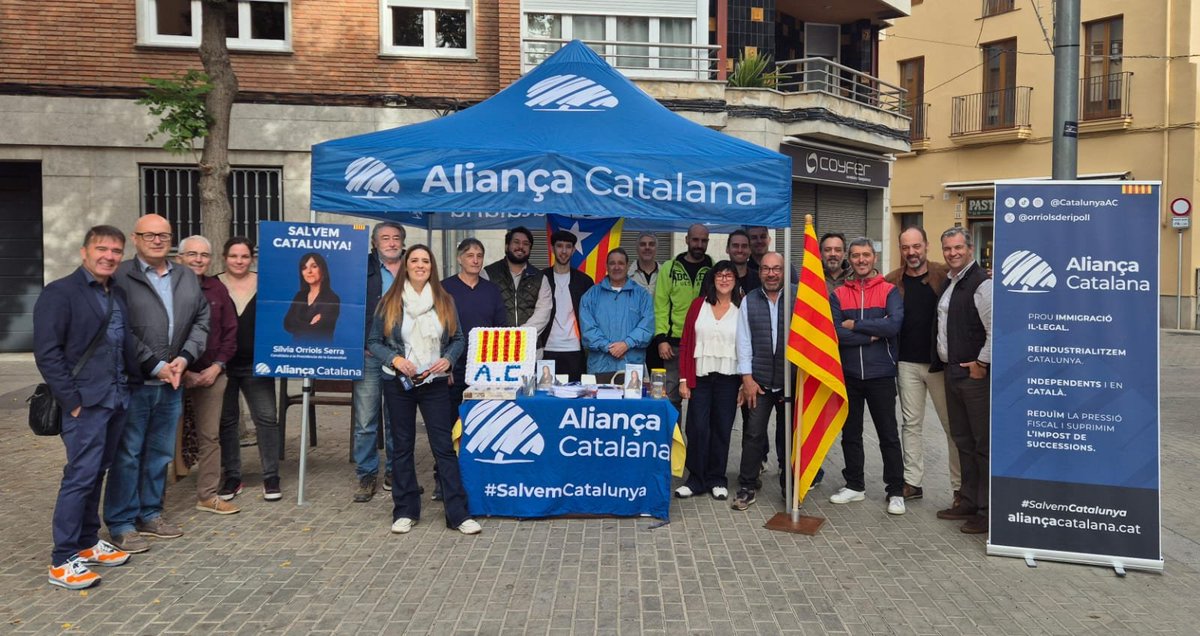 BLlobregatAC_N's tweet photo. Èxit absolut avui a Sant Vicenç dels Horts! 

Volem agrair a tots els veïns que s'han acostat a donar-nos suport i a compartir les seves inquietuds.

Hem sumat més afiliats al projecte @CatalunyaAC . El Baix Llobregat no pot esperar i Catalunya tampoc!

#SalvemBaixLlobregat💙 https://t.co/zUYfMsZKbd