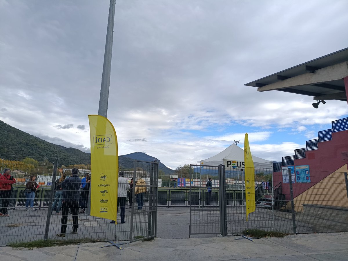 CE Alguaire (@alguairece) on Twitter photo Bona tarda.
Ja som a la Seu!!!!
A les quatre, arrenquem Bona tarda.
Ja som a la Seu!!!!
A les quatre, arrenquem