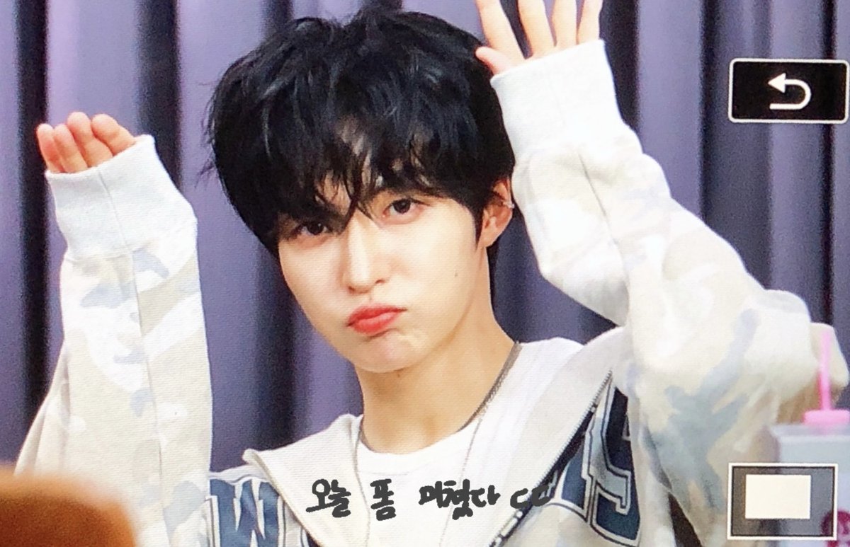 ROMIN424_COM's tweet image. 251025💕

미남토끼🐰

#ELAST #엘라스트 #エラスト
#ROMIN #로민 #ロミン
#롬왕자👑 #아기GO라니