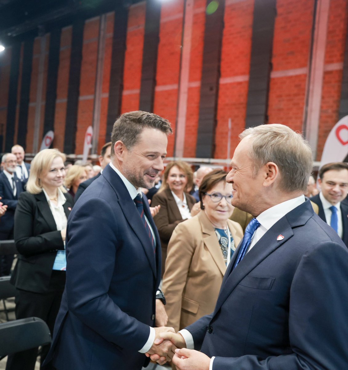 trzaskowski_'s tweet image. Nowy rozdział. Pełna jedność. Koalicja Obywatelska. Bo #ŁączyNasPolska 🇵🇱
Platforma Obywatelska, Nowoczesna i Inicjatywa Polska po latach dobrej współpracy łączą się w jedno ugrupowanie. 
Ruszamy dalej. Z potrójną  mocą. Do dzieła!
#KoalicjaObywatelska