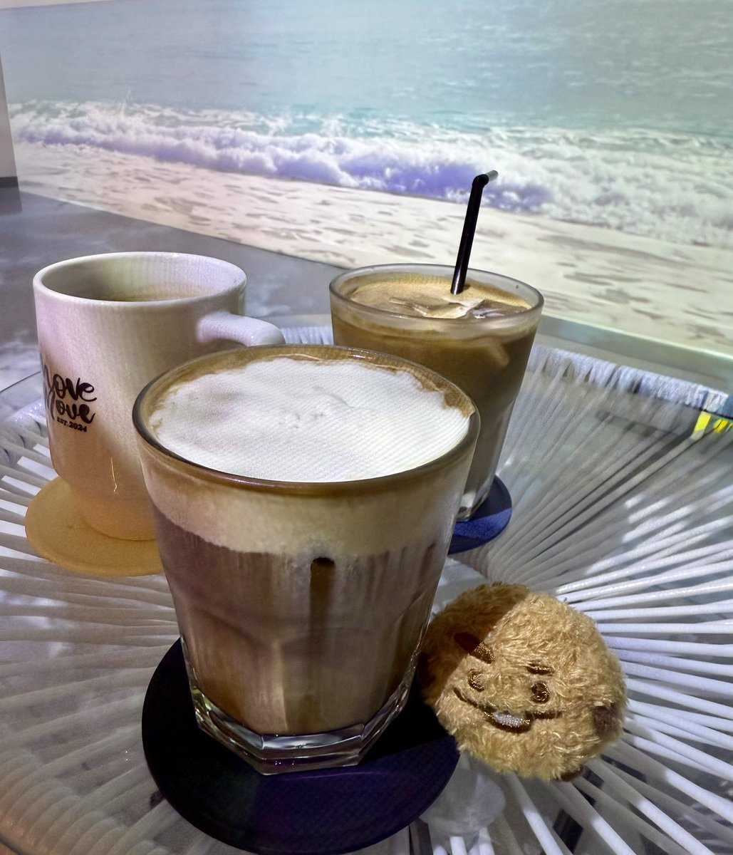 yuka_sugar100's tweet image. 今日はグクペンさんの集まりに
参加させてもらって新大久保へ
久しぶりに懐かしいアミちゃんにも
会えて嬉しかった☺️
パダダ〜🌊

#MoveMove