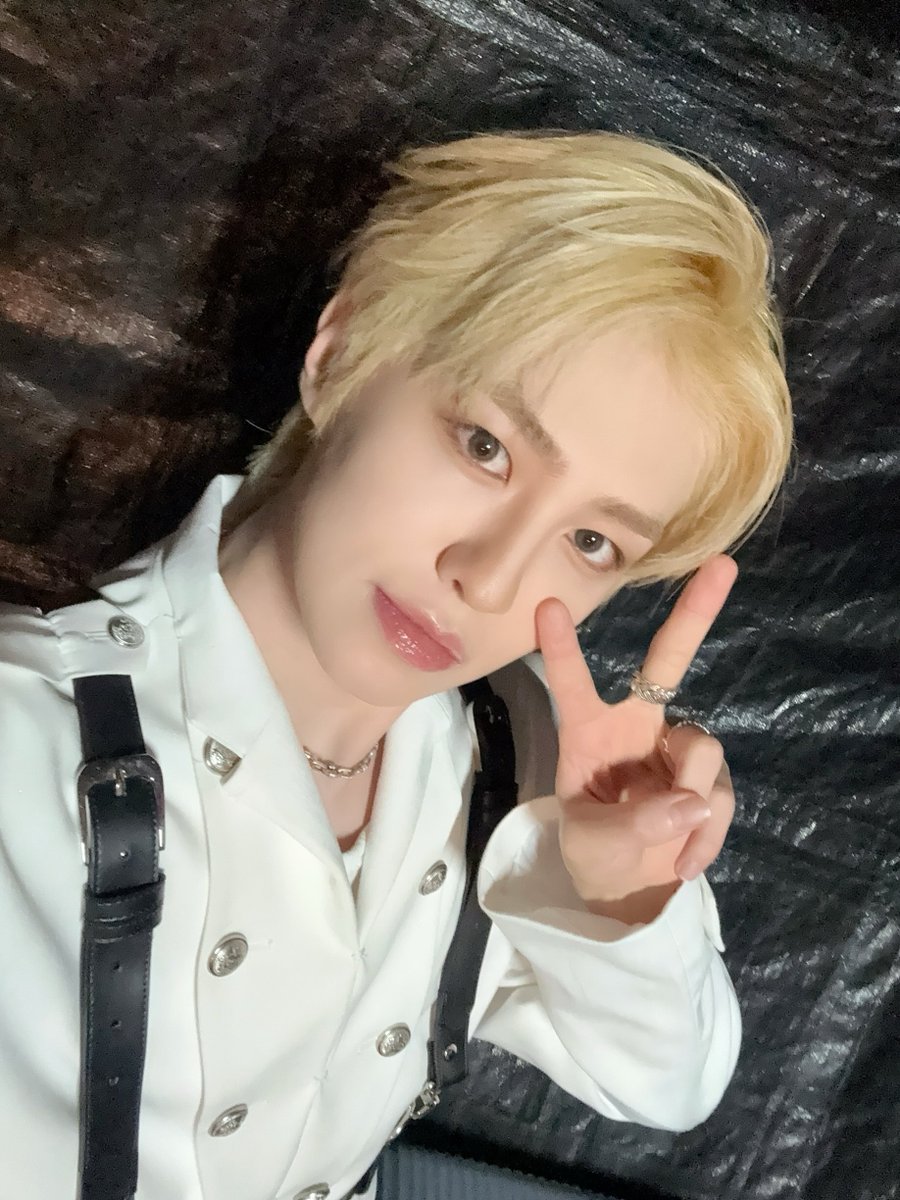 by_EPEX's tweet photo. 잉크콘 너무 재밌었어🫶
와준 제니스들 너무 고마워요😘

#EPEX #이펙스 #AYDEN #에이든 https://t.co/UOL1moseG6