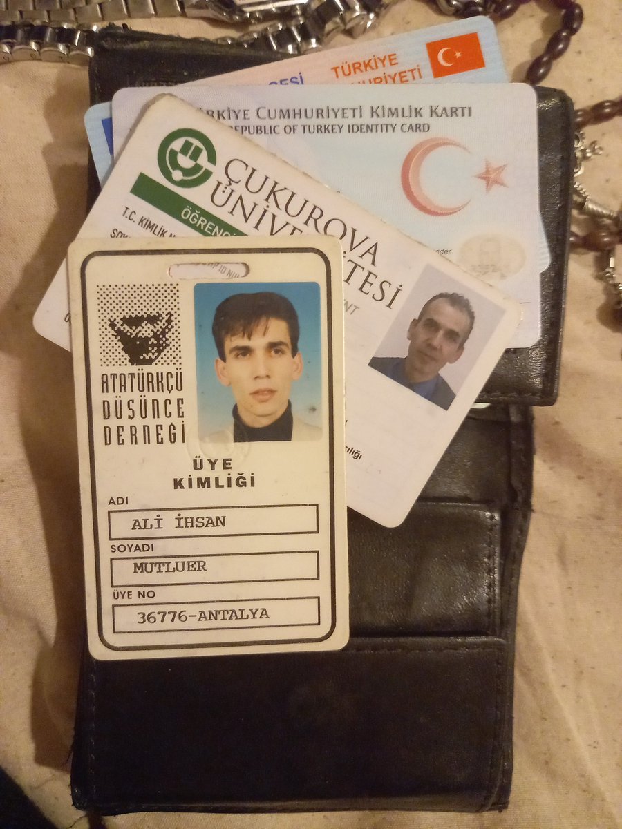 ByMutluer's tweet image. Yazınca OLACAKLAR diyorsun...! Ama amaaan olsa ne, olmasa ne. Maksat etkileşim alınsın değil mi?

*Ha!  bu arada Atatürkçü düşünce derneği üye sayısı kaçtır sizce...?

Haydi bi kopya da vereyim. 94 yılında ben; 36776. Üye olarak kaydedilmiştim.