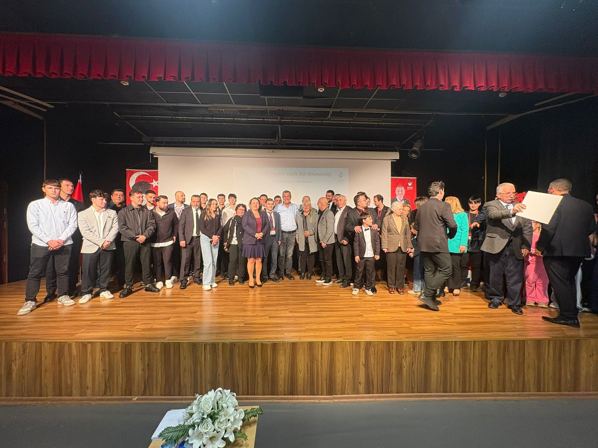 Bugun sizlere takilan rozetler sadece bir simge degil.
Ayni zaman da  * Sorumlulugun
*Cesaretin ve
*Vatan Sevgisinin Nisanesidir.
<a href="/Zaferrtuzla/">Zafer Partisi Tuzla İlçe Başkanlığı</a> 
<a href="/umitozdag/">Ümit Özdağ</a> 
<a href="/AknGrkan1/">Akın Gürkan</a> 
<a href="/MelekTABAK/">Melek Tabak</a> 
<a href="/KucuksaracSuzan/">Suzan Küçüksaraç</a>