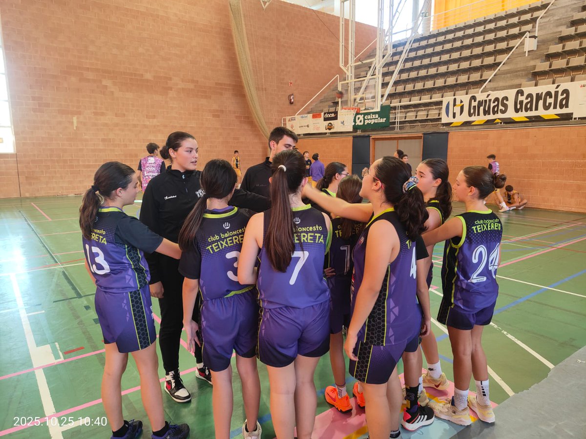 Crónicas de la semana

V-74 Villena 71 🆚 35 Infantil Femenino 

Crónica de <a href="/JordiCanto/">Jordi Cantó Esteve</a> 

Buen partido de nuestras infantiles en su estreno. 

Pese a que comenzamos muy dormidas y muy poco intensas hemos ido de menos a más trabajando conceptos entrenados durante estas semanas.