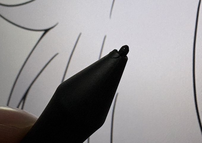 筆圧ゴリラすぎてペン先折れた……🦍 