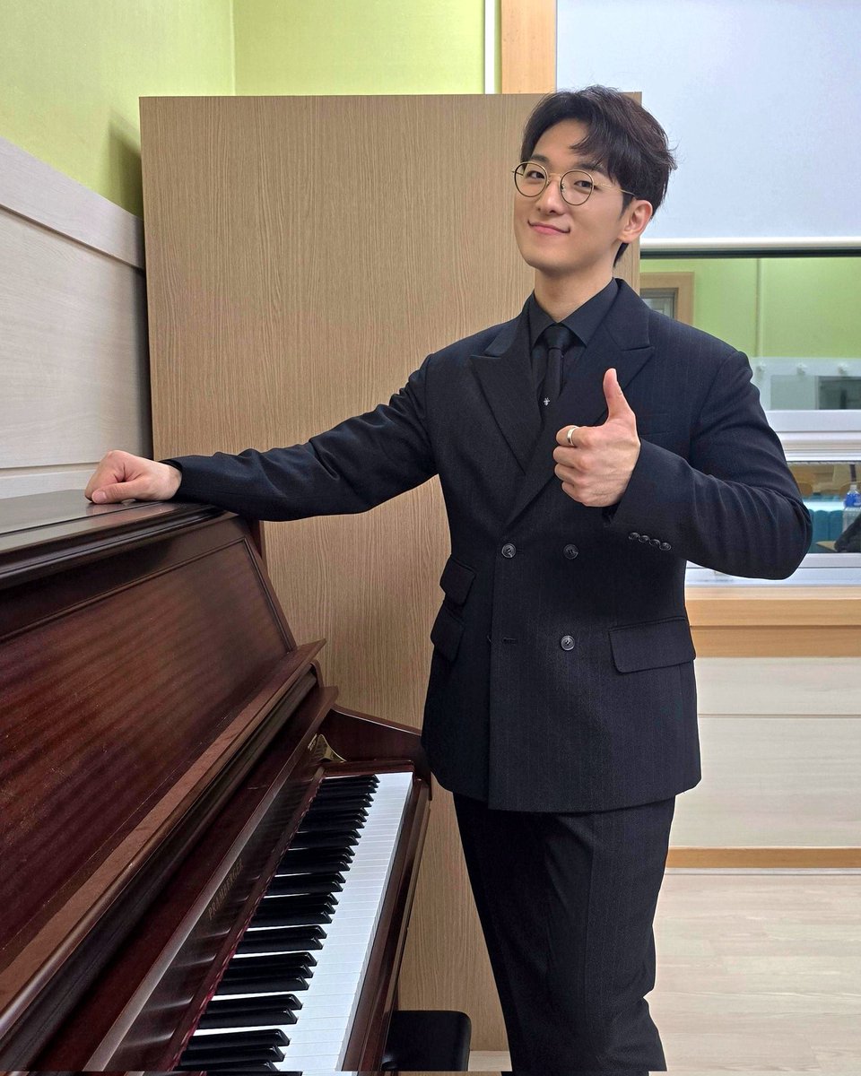 [🙌] #함께할_스틴

25.10.25 ➰ 명작시리즈:영화음악콘서트

#오스틴킴 #AUSTINKIM