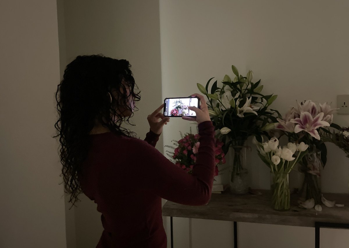 fairyprxncess's tweet image. me when i get flowers