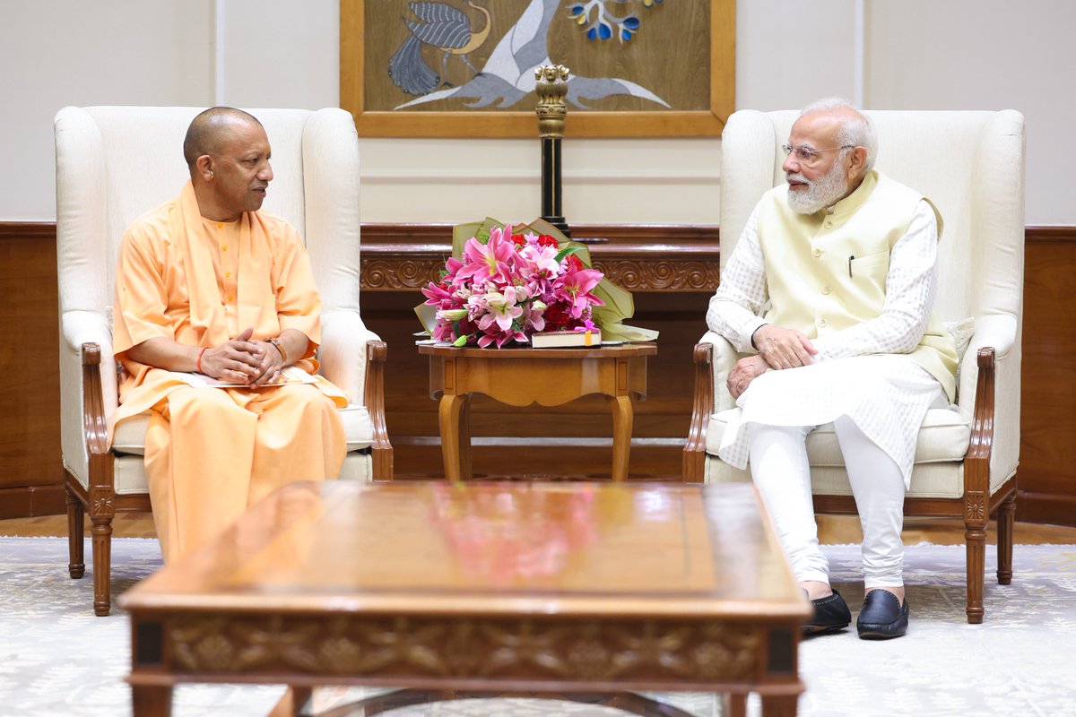 PMOIndia's tweet image. Chief Minister of Uttar Pradesh, Shri @myogiadityanath met Prime Minister @narendramodi.
@CMOfficeUP