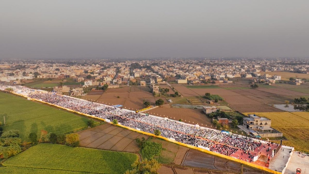 AsaadFakhar's tweet image. #BanoQabilGujrat a vision, a revolution!
It’s not just an IT course; it’s a path toward self-reliance for the youth.
Jamaat-e-Islami Pakistan’s @JIPOfficial initiative that truly turns skills into empowerment.