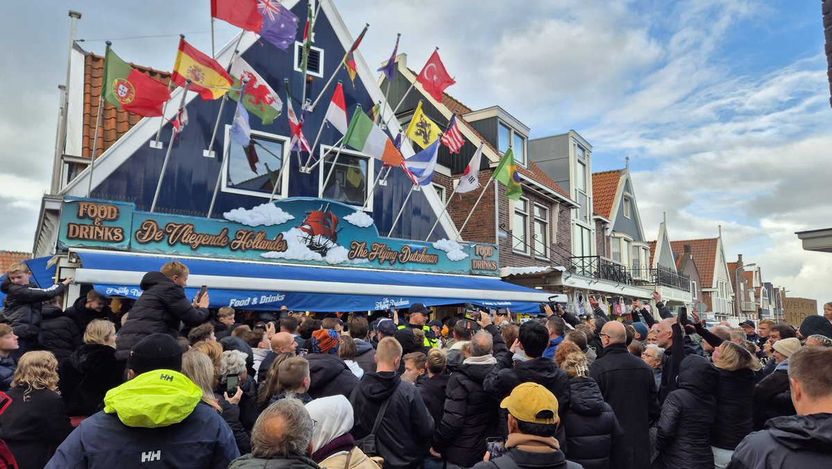 MariekeEhlers's tweet image. Samen met het hele gezin in Volendam 🫶 Voor een veilig Nederland waar de Nederlander weer op 1 staat. Laten we op 29 oktober de PVV opnieuw de grootste maken! 🗳️🇳🇱 #StemPVV