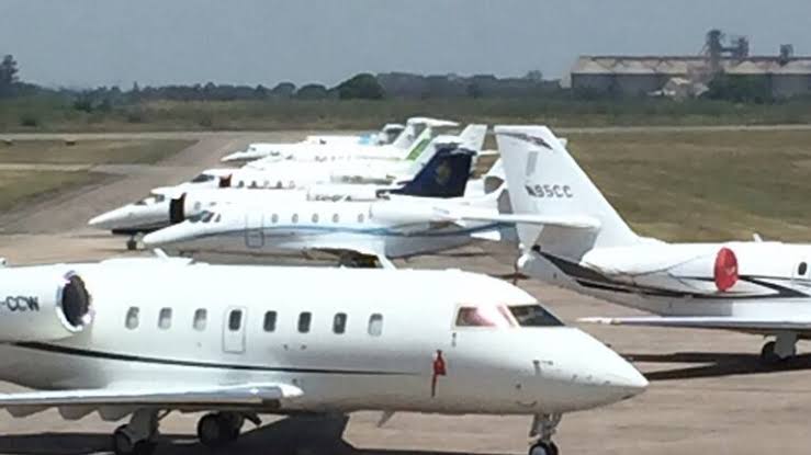 No son ejecutivos del JPMORGAN son aviones "sanitarios" de gobernadores de provincias POBRES de este país. No se confundan