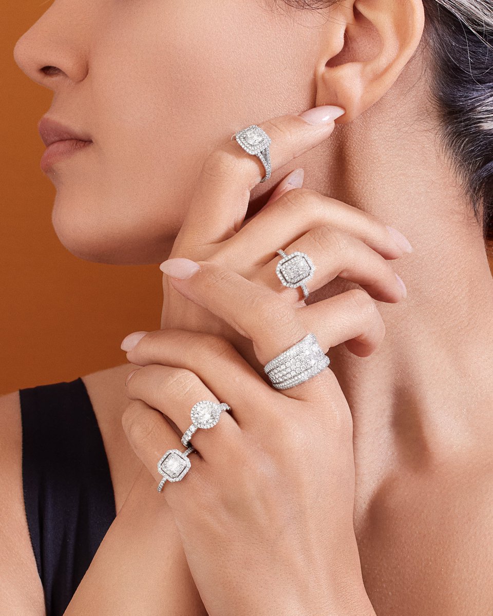 RdeVersailles's tweet image. Layering as an art form.

Explore our curated selection of exclusive diamond pieces at Royal de Versailles.

#RoyaldeVersailles #RdV #DiamondRings #RingStacking #JewelleryLayering #FineJewellery #Yorkville