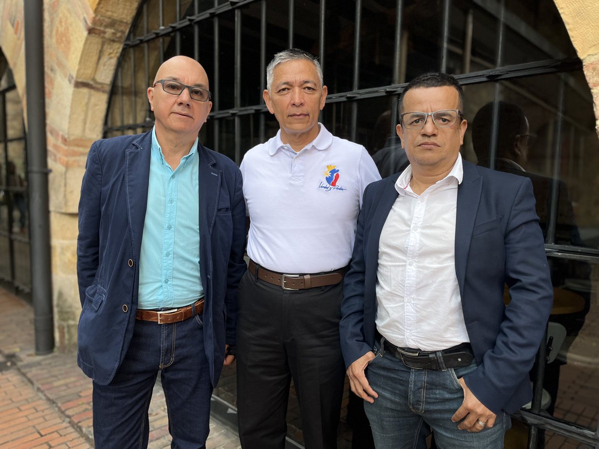 En compañía de Quien fue el  comandante de el batallón 21 Vargas, y el mayor Lizarazo.
Para trabajar por la paz, 
seguimos en la búsqueda de personas dadas por desaparecidas con <a href="/UBPDcolombia/">Unidad de Búsqueda de Personas Desaparecidas</a>