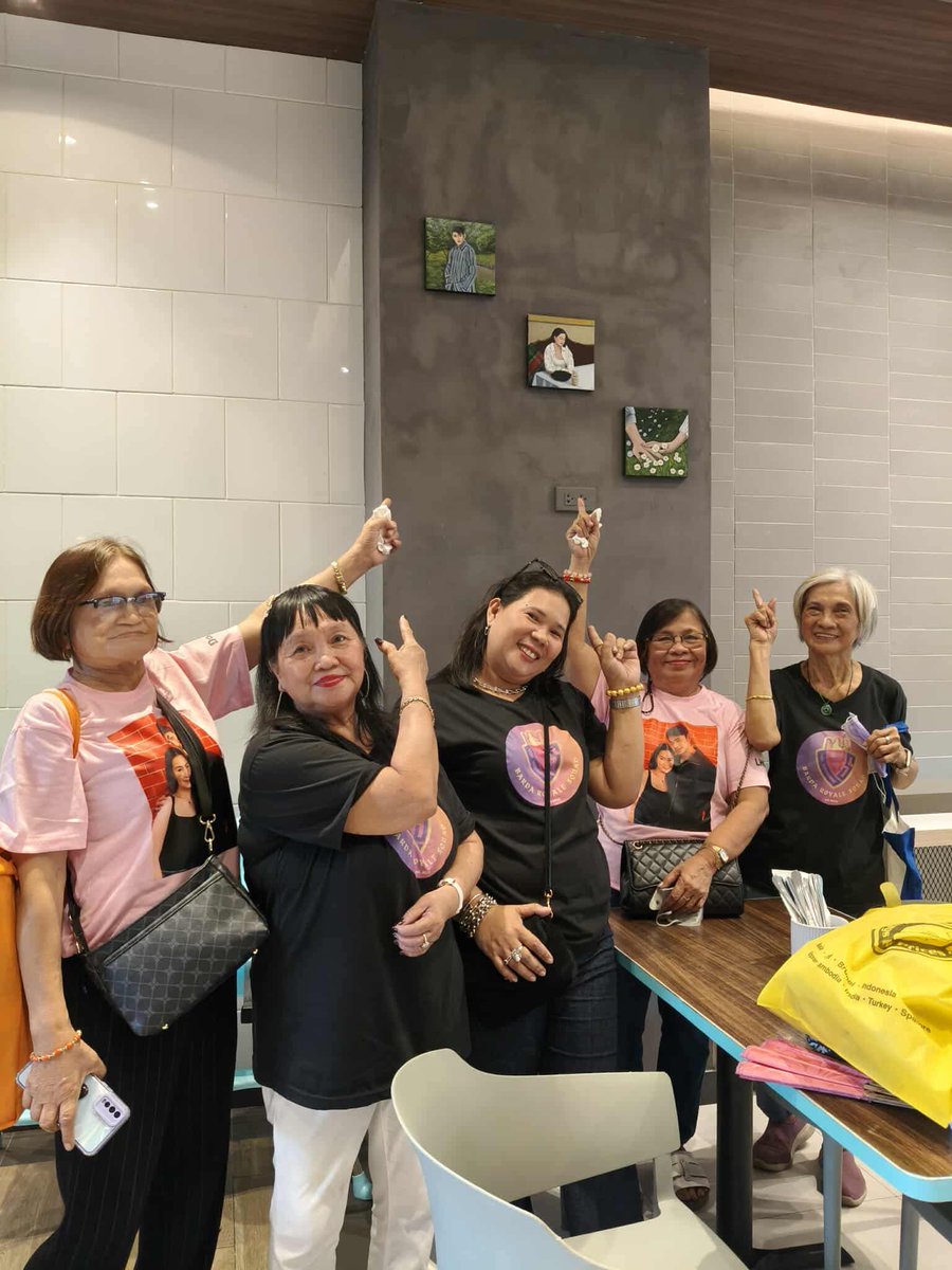 Bardaroyales105's tweet photo. BarDa Royale Squad Love and Supports @davidlicauco and @dealwithBARBIE all the way… Lunch at Kuya Korea Clark Pampanga before heading to David’s mall event..💜💜 with BRS Madam Pres and BRS young at heart mommies. . We Love you both 🫶🏻🫶🏻 #teampanatag #teammatatag
#BarDaforever https://t.co/eNYRf8HFRO