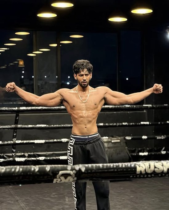 DevenderPadha's tweet photo. Makers will definitely bring him back , they know the hype of him we believe in god don’t lose hope guys keep supporting him.
BRING BACK BASEER ALI
UNFAIR EVICTION BASEER
#BaseerAli
#BiggBoss19 #BiggBoss #BB19 #unfa https://t.co/ibQjGTjVmW