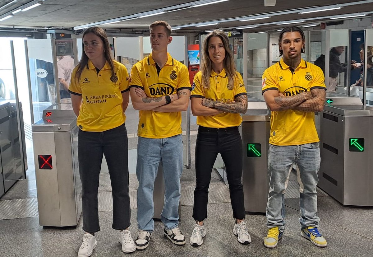 totgira's tweet image. ⚪️🔵 SORTEIG!

Per a tu, quin és el moment més especial de la història de l&apos;Espanyol?

Entre les respostes, sortegem una samarreta dels 125 anys del club #RCDE 

▶️ catradio.cat/totgira