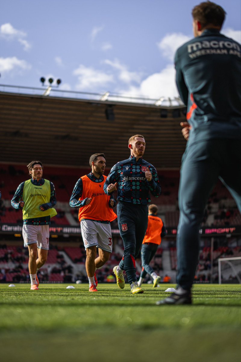 Wrexham_AFC's tweet photo. Hitting our stride with kick-off approaching ⏳

🔴⚪️ #WxmAFC https://t.co/9mLJsZyBQM