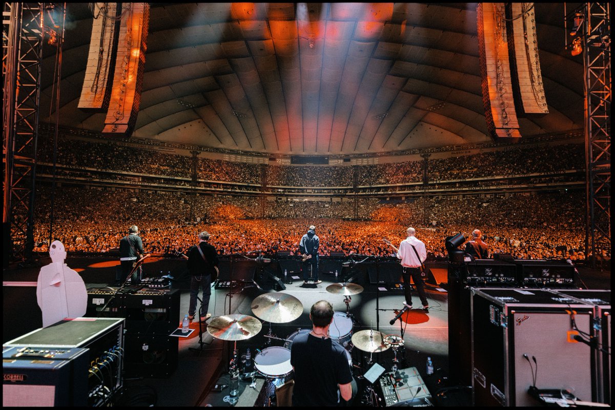 Oasis 16年振りの来日公演がついに開催！】 初日公演のライブ写真が