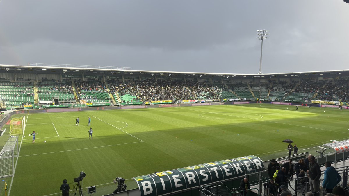 ADO Den Haag ontvangt FC Den Bosch. Bij thuisploeg ontbreekt Tomas (ziek), Thomas terug van blessure. Kan koploper profiteren van puntenverlies concurrenten?
📋Nikiema; Van der Sloot, Hokke, Waem, Sylla; Kilo, Vlak; Van Mieghem, Rottier, Peupion; Bal 
#adodenhaag #adodbo