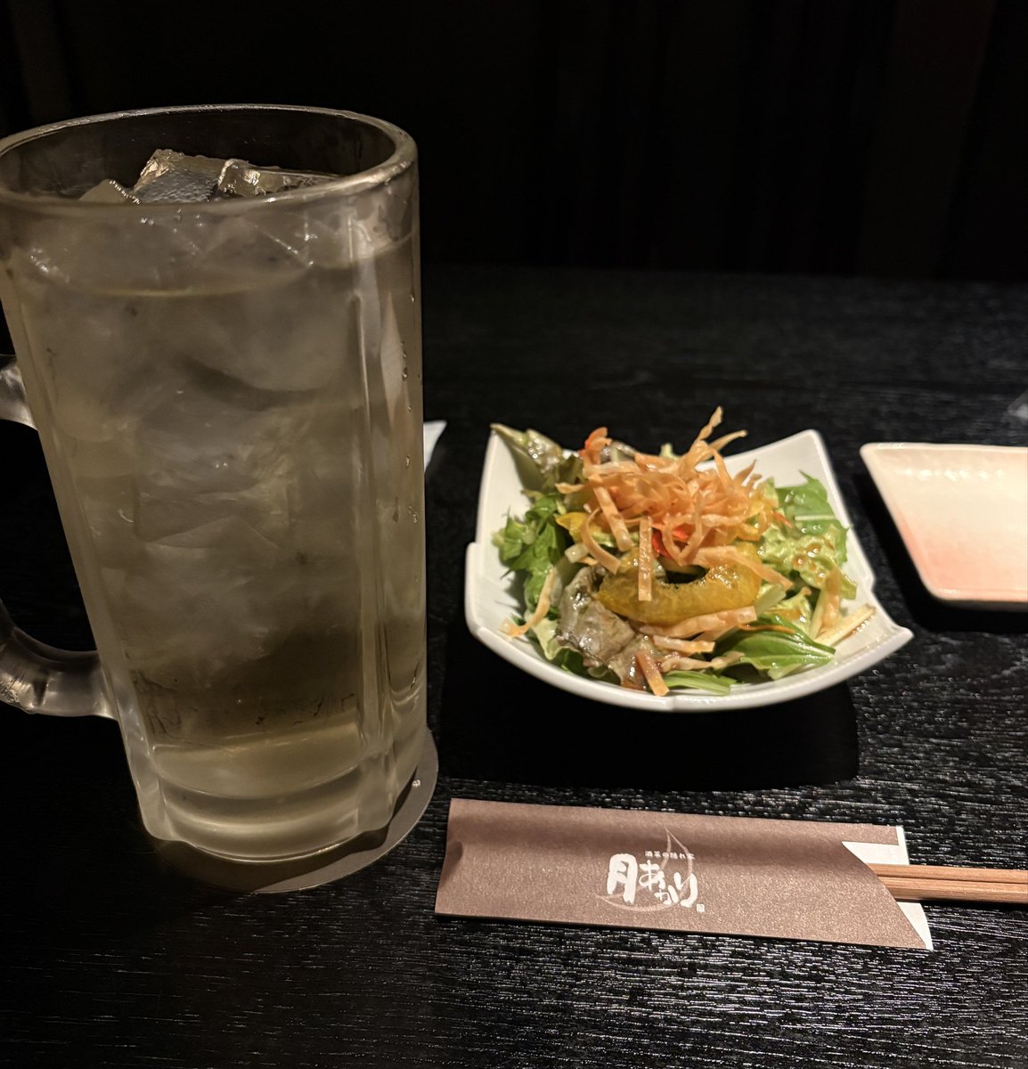 せっかく泊まりで青森に来てるのに、さんざん街をうろついたあげくビビってチェーン店に入るペイジ。