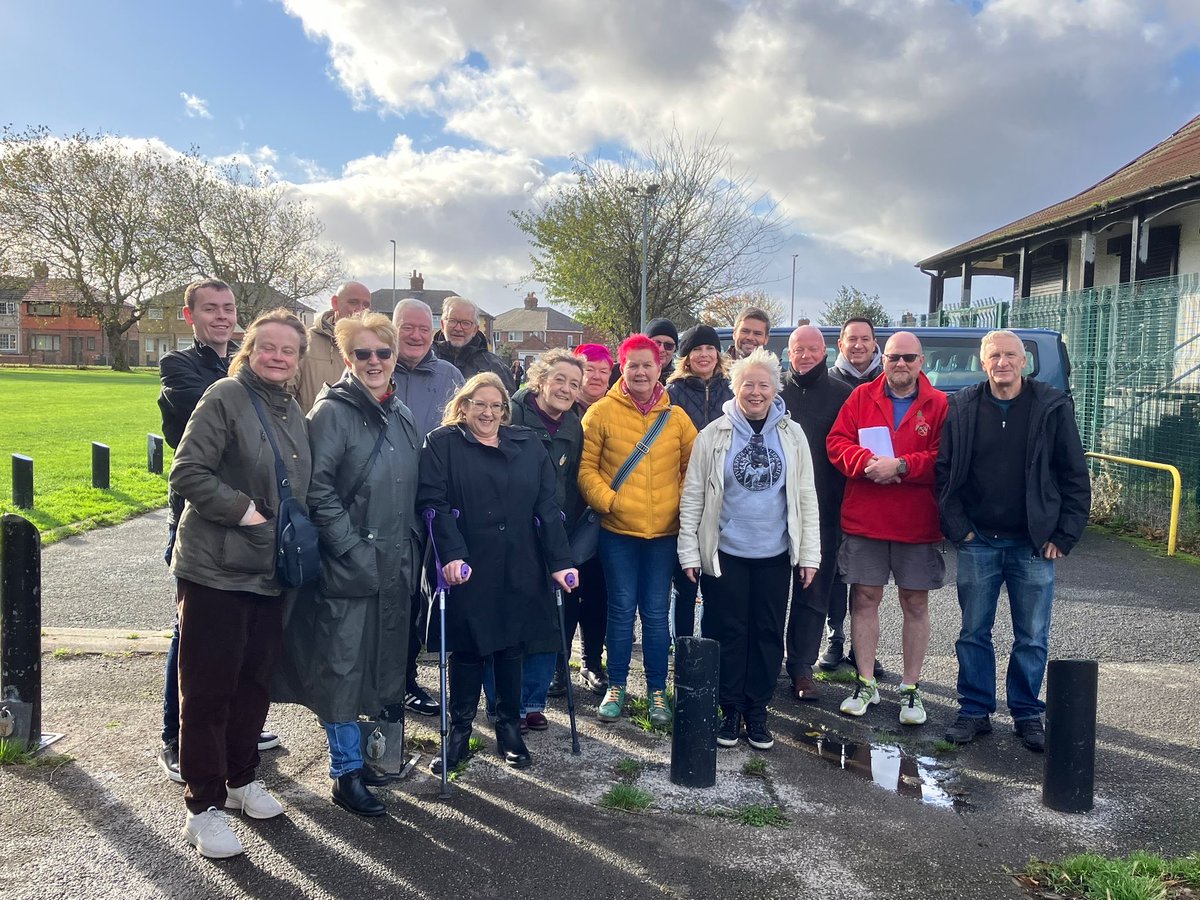 The Labour Team out today talking to residents in Litherland. Labour in the community ⁦<a href="/Sefton_Labour/">Sefton Labour Group</a>⁩