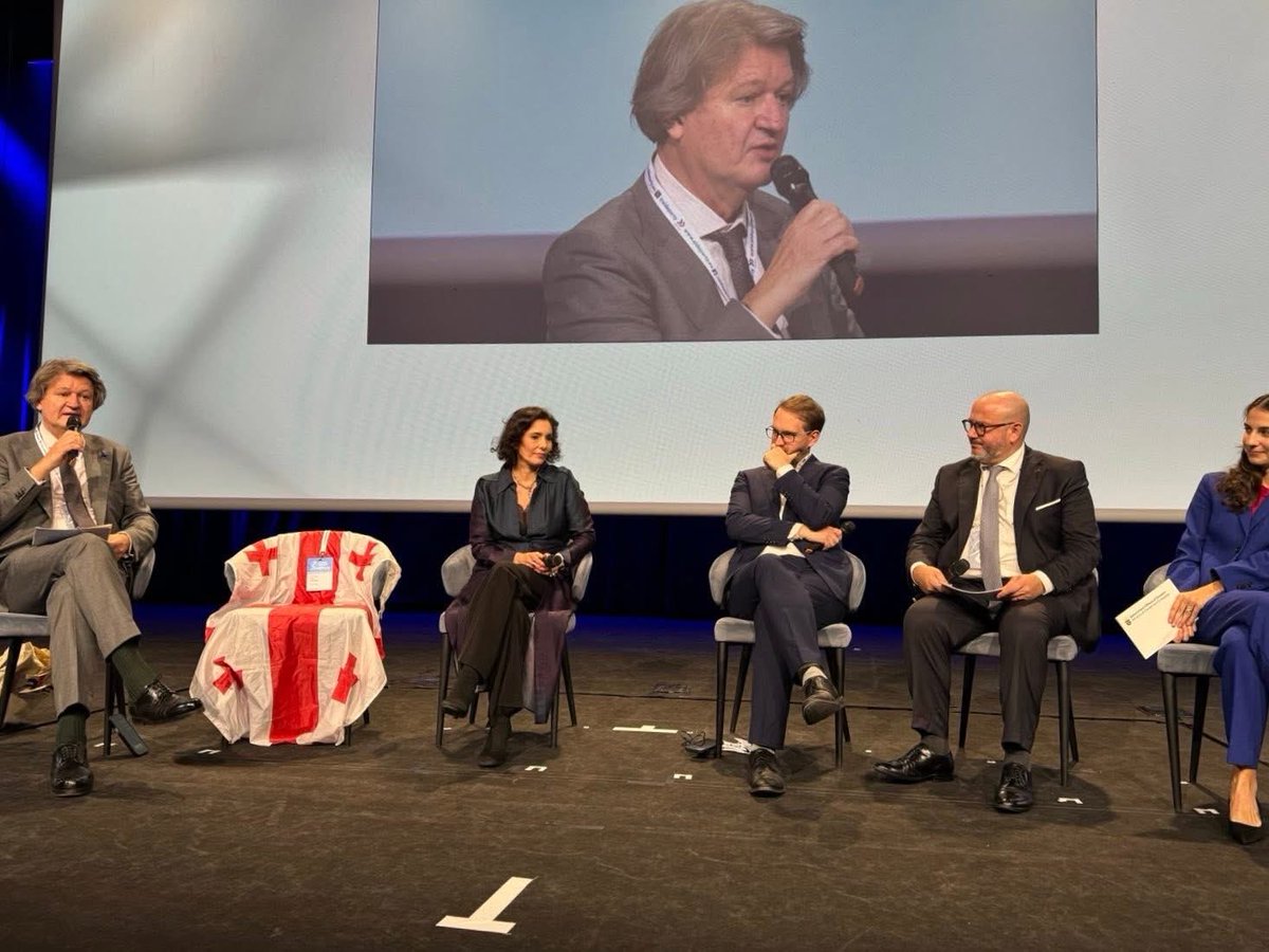 Helen Khoshtaria (@helenkhosh) on Twitter photo Much gratitude to <a href="/ALDEParty/">ALDE Party</a> for such a powerful symbolic gesture at the “Superpower Europe - Building a resilient and safe continent” panel where I should have been a panelist.
- From Rustavi Women’s Prison
📷 ALDE Much gratitude to <a href="/ALDEParty/">ALDE Party</a> for such a powerful symbolic gesture at the “Superpower Europe - Building a resilient and safe continent” panel where I should have been a panelist.
- From Rustavi Women’s Prison
📷 ALDE