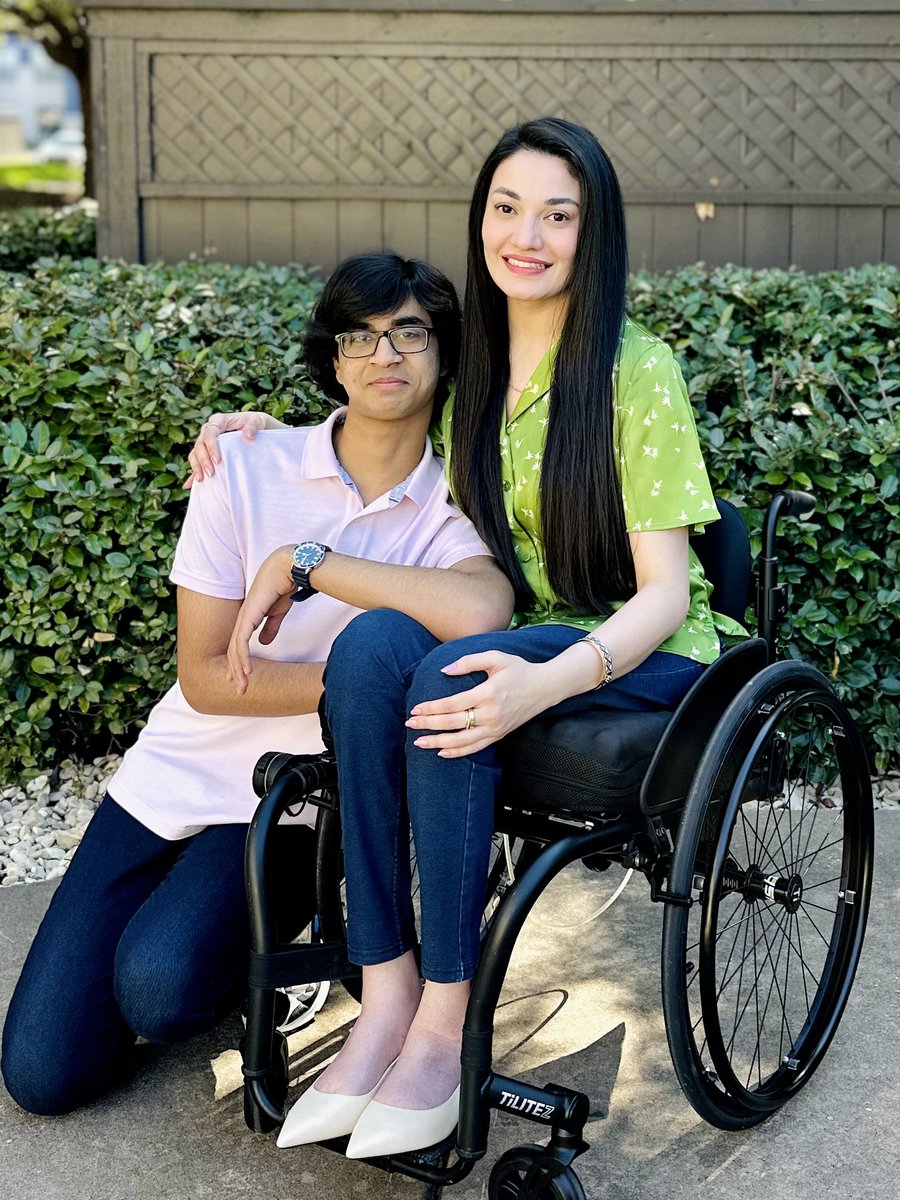 muniba_mazari's tweet image. When a teenager smiles in pictures, it’s 50% joy &amp;amp; 50% pure confusion! 😅💕

#BlessedBeyondMeasure #MunibaMazari #AspiretoInspire #DailyMotivation
