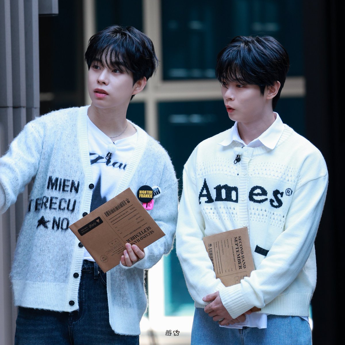 251025 옥스팜 슈퍼라이브

투샷이 귀여워서..🥹

#루시 #LUCY
#최상엽 #상엽 
#신예찬 #예찬