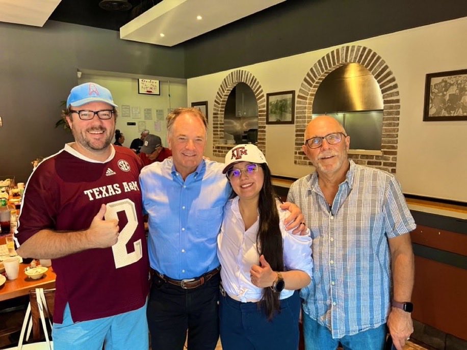 Energy_Patriots's tweet photo. 🇺🇸 Join the Energy Corridor Patriots on Saturdays at 9am for breakfast at Poblanos Mexican Grill at 1250 Eldridge Parkway.

We discuss local issues and what matters most to “We The People” here in Harris County, Texas. 

Thank you to the founders who started this amazing meeting! https://t.co/goRqZblxwt