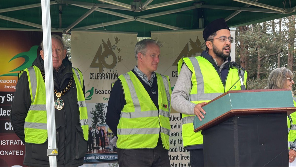 Beaconof_Peace's tweet image. A heartfelt THANK YOU to all 250+ walkers, volunteers, and supporters who made the Beacon of Peace Charity Walk – East Hampshire such a success! 🙌 Your steps brought light and hope to 43 local charities. #BeaconOfPeace #CommunitySpirit #EastHampshire