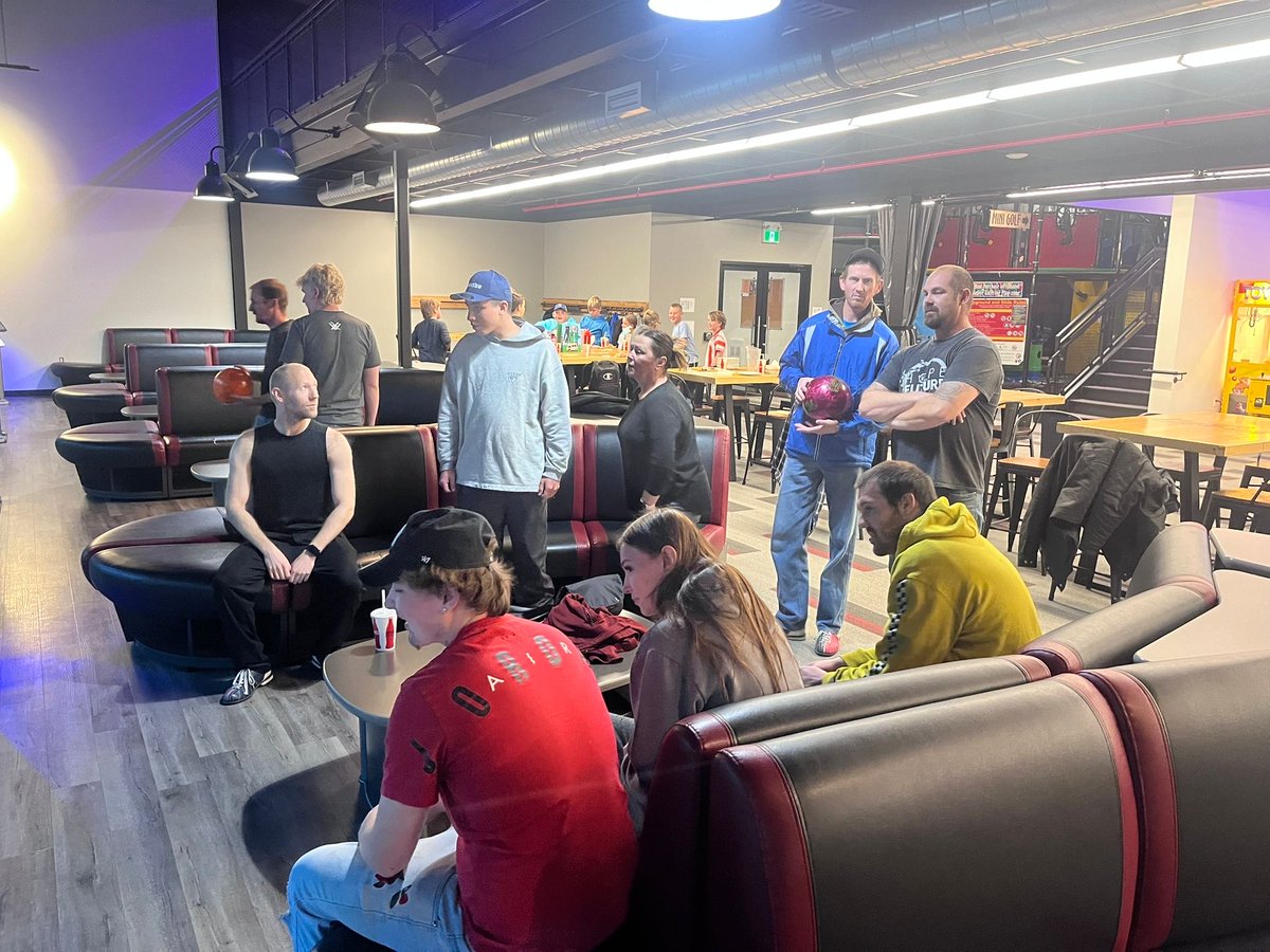 teenchallengeCC's tweet image. Last night’s Co-Ed Ready Now Recovery Night was a success — laughter, bowling, and great conversations all around! 🎳💛
“Encourage one another and build each other up.” — 1 Thessalonians 5:11

teenchallenge.tc

#freedomfromaddiction #hopewithinreach