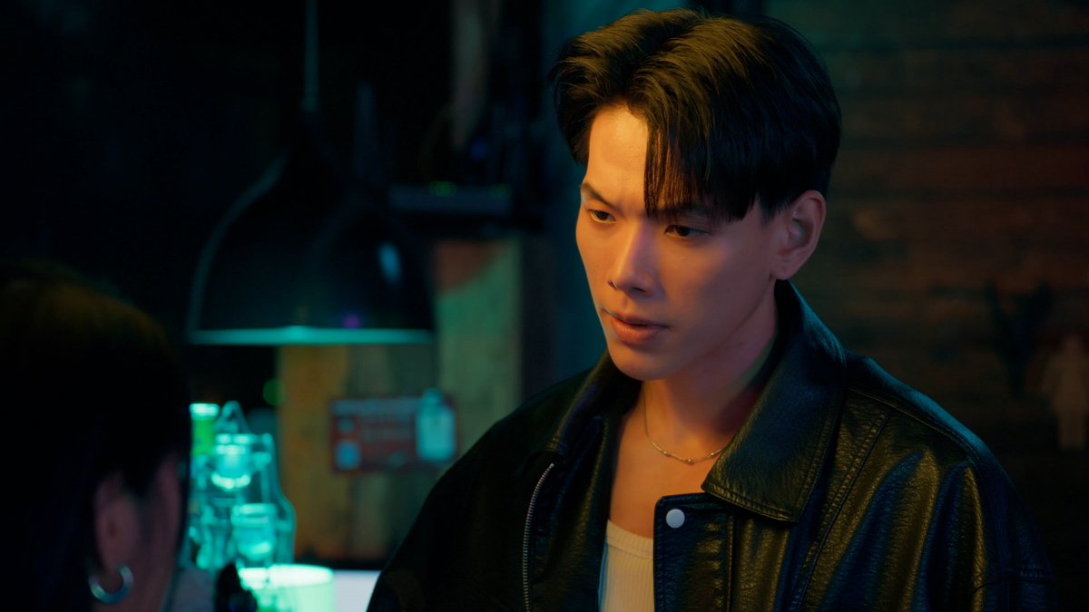 อ้ายบ่ได้เป็นหยัง อ้ายเก่งกะด้อ 
ยังหายใจต่อ บ่ตายดอกส่ำนี้
น้ำตาไหล กะเพราะว่าอ้ายยินดี 
บ่ได้มีอาการ ฟูมฟาย ~

THE WICKED GAME EP5
#เกมรักลวงEP5