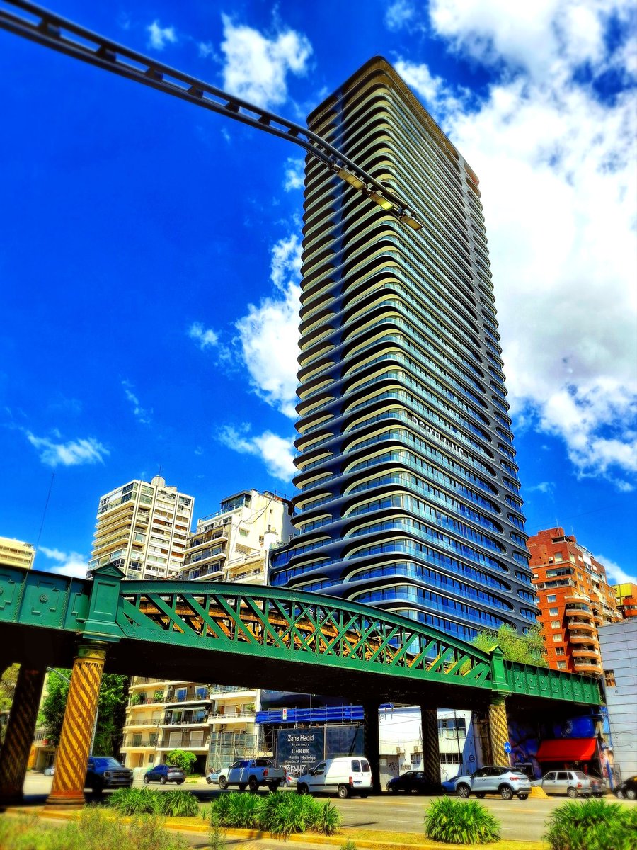 ¡Feliz fin de semana gente linda!
Edificio L' Avenue Libertador (Torre Haza)
Palermo. CABA
Argentina

<a href="/hacerfotos/">Antonio (@hacerfotos)</a> 
@turismoargentina 
<a href="/LugaresArgentos/">#LugaresdeArgentina 🇦🇷</a> 
<a href="/Imagen_Arg/">Argentina en Imágenes 🇦🇷</a>