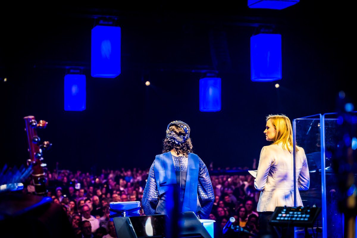 opendoorsnl's tweet image. “Met de twee pasgeboren baby’s stak ik de rivier over. Ik was doodsbang.&quot; Grace* uit #Nigeria moest vluchten voor #BokoHaram. In het bos ontmoette ze een zwangere vrouw, die tussen de struiken beviel van een tweeling. #OpenDoors #ODD25 #opendoorsdag #ODD2025 #Afrika #vervolging