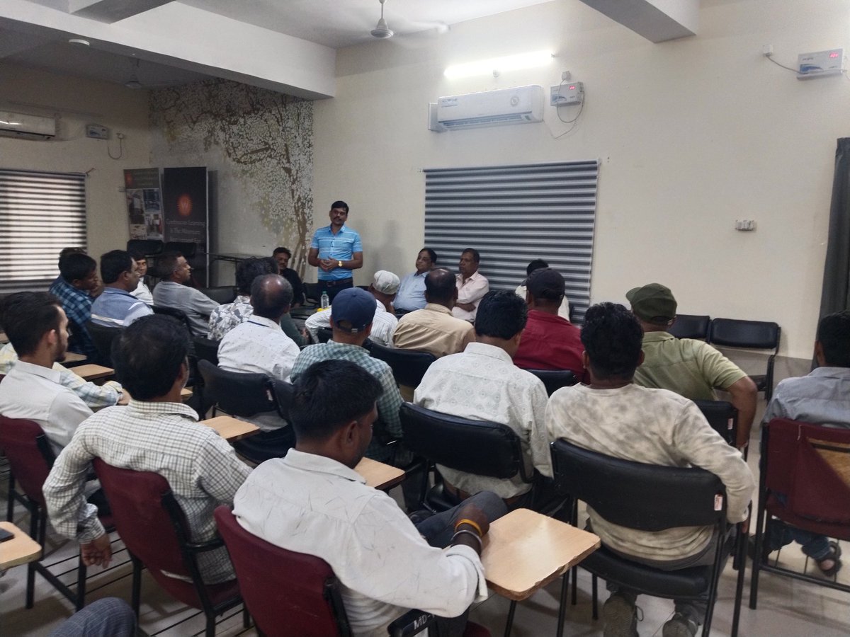 2 #नवंबर को भोपाल में #विद्युतसंविदा कर्मियों के नियमितीकरण के संबंध में #ध्यानआकर्षण कार्यक्रम #भोपाल में प्रस्तावित है उस संबंध मे इंदौर मे #युनाइटेड फोरम की बैठक संपन्न हुई <a href="/JagdishDevdaBJP/">Jagdish Devda</a> <a href="/rshuklabjp/">Rajendra Shukla</a> <a href="/DrMohanYadav51/">Dr Mohan Yadav</a> <a href="/CMMadhyaPradesh/">Chief Minister, MP</a> <a href="/Energy_MPME/">Energy Department, MP</a> <a href="/PowerManageMP/">MP Power Management Company Ltd. JABALPUR</a> <a href="/PradhumanGwl/">Pradhuman Singh Tomar</a>