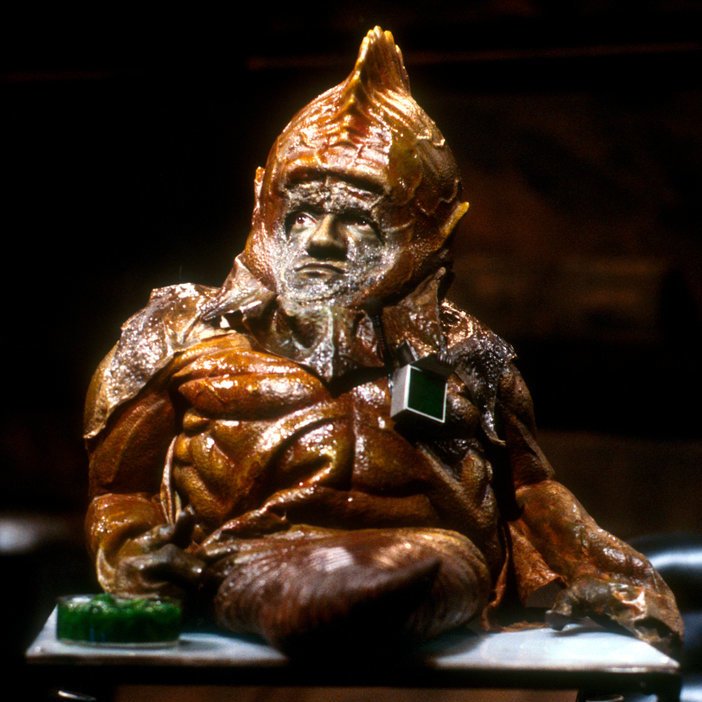 Una pena, su papel de Sil en Doctor Who es icónico y es sin duda uno de los mejores villanos de la serie.

Descanse en paz.