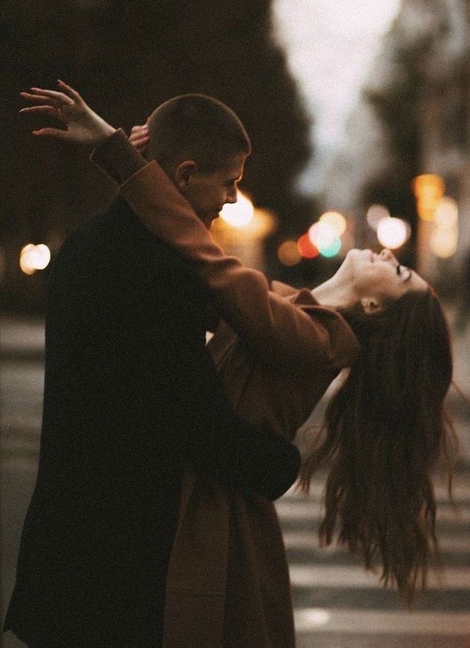 .

.
.
يقعُ الشخص في #غرامِ 
المشقّة إذا أحبَ الوِجهة .
❤️❤️❤️