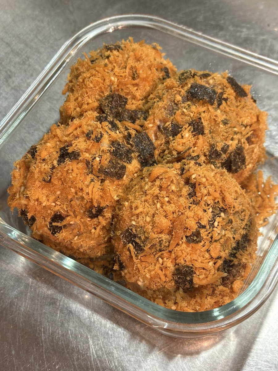 发假配方的博主就该被日地一声打成糊糊再送入烤箱。
其实有时候不是你做不好
是配方有问题
但做不好就很容易没信心再做了