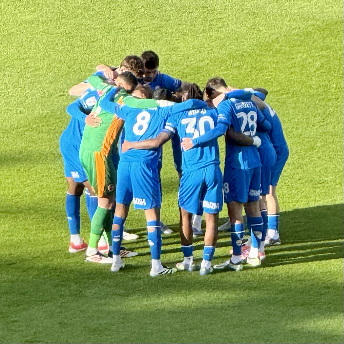 TobyWoody's tweet image. Proper pre-match cuddle! Let’s hope it makes a difference #pufc